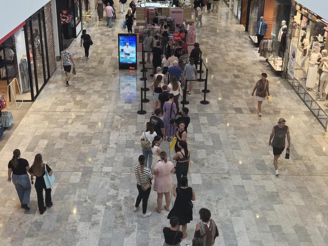 Line in Westfield Chermside. Picture: Reddit/slatsattack