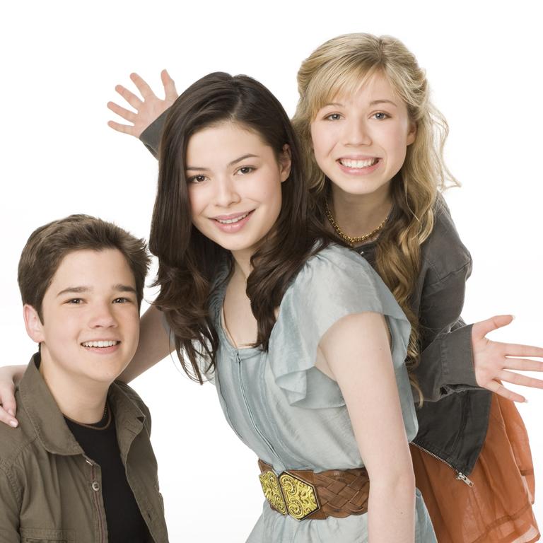 McCurdy (right) in the Nickelodeon series iCarly. Picture: Jon McKee/Nickelodeon