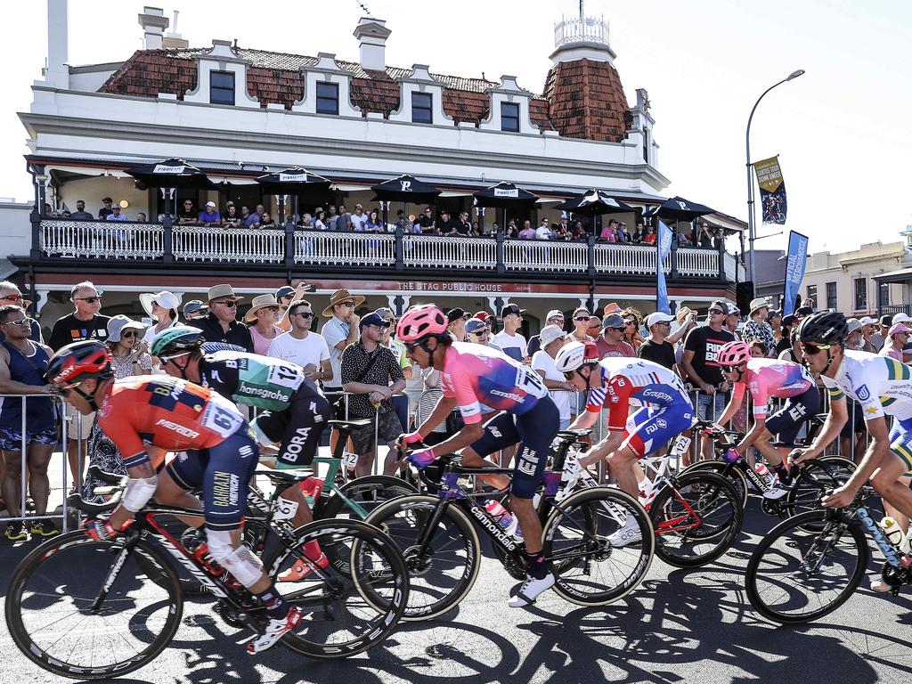 CYCLING - Tour Down Under Classic - Adelaide Street Circuit. Picture SARAH REED