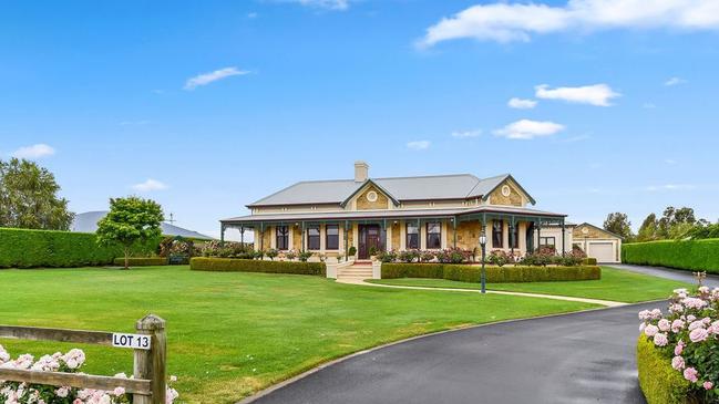 18 Turnbull Drive, Worrolong sold for $815,000. Picture: realestate.com.au