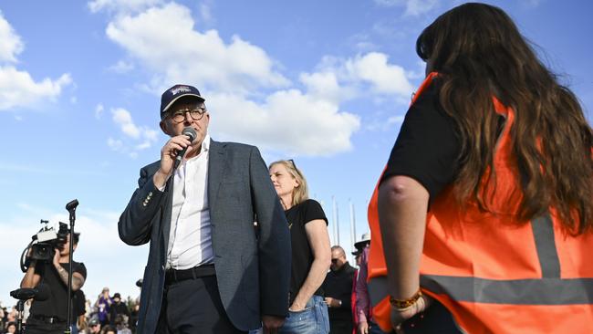 Prime Minister Anthony Albanese speaking with No More! event organiser Sarah Williams. Picture: NCA NewsWire / Martin Ollman