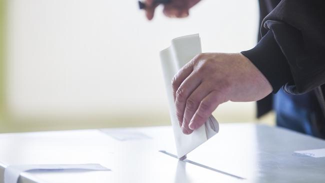 Election volunteers will again not be allowed at Redland early voting booths today.