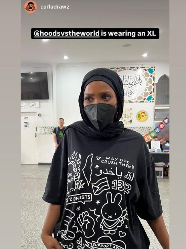 Carla Scotto tagged Hoodvstheworld, also referred to Huda Nur Haraco, in one of her T-shirts in XL.