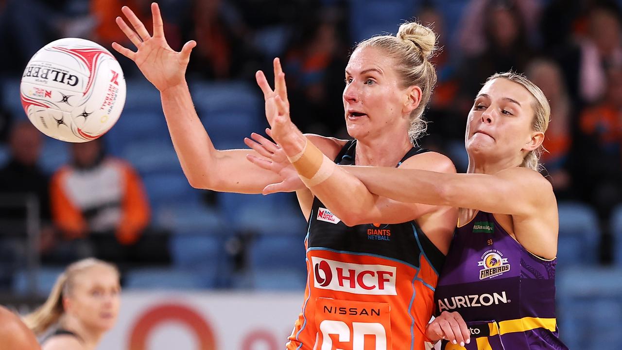 April Brandley of the Giants (front) and Tippah Dwan of the Firebirds compete for the ball during their Round 3 Super Netball clash. Photo: Getty Images