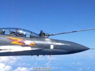 A Su-30 refuelling over the South China Sea.