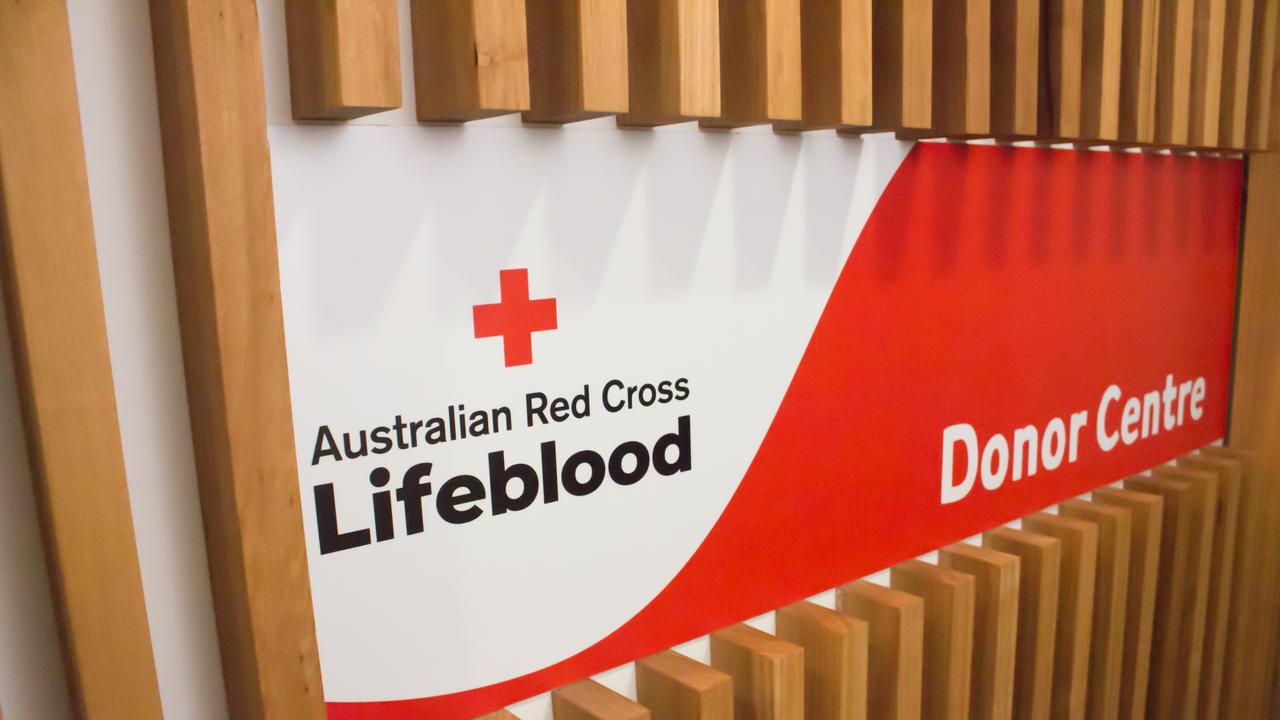 After more than two decades, people who were in the United Kingdom during the “mad cow disease” outbreak can donate blood in Australia. Picture: Australian Red Cross