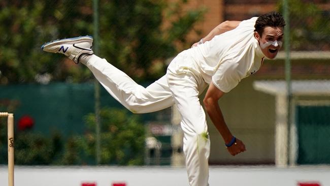 Victorian recruit Jordan Buckingham bowls for Footscray in 2019. The quick has signed with West Torrens after crossing the border on a Redbacks rookie contract.