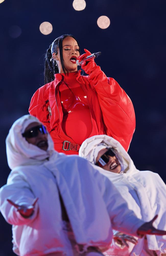 Rihanna Super Bowl Halftime Show Review – The Hollywood Reporter