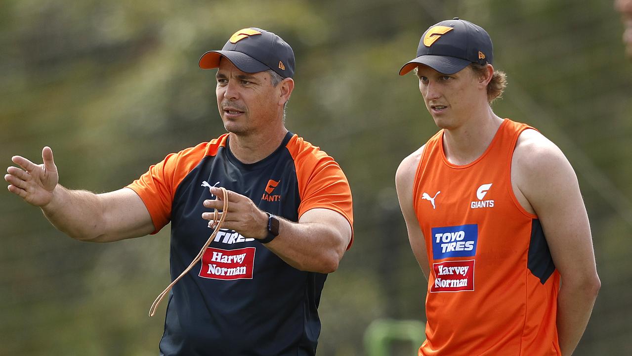 New Giants coach Adam Kingsley speaks to Lachie Whitfield at training. Picture: Phil Hillyard