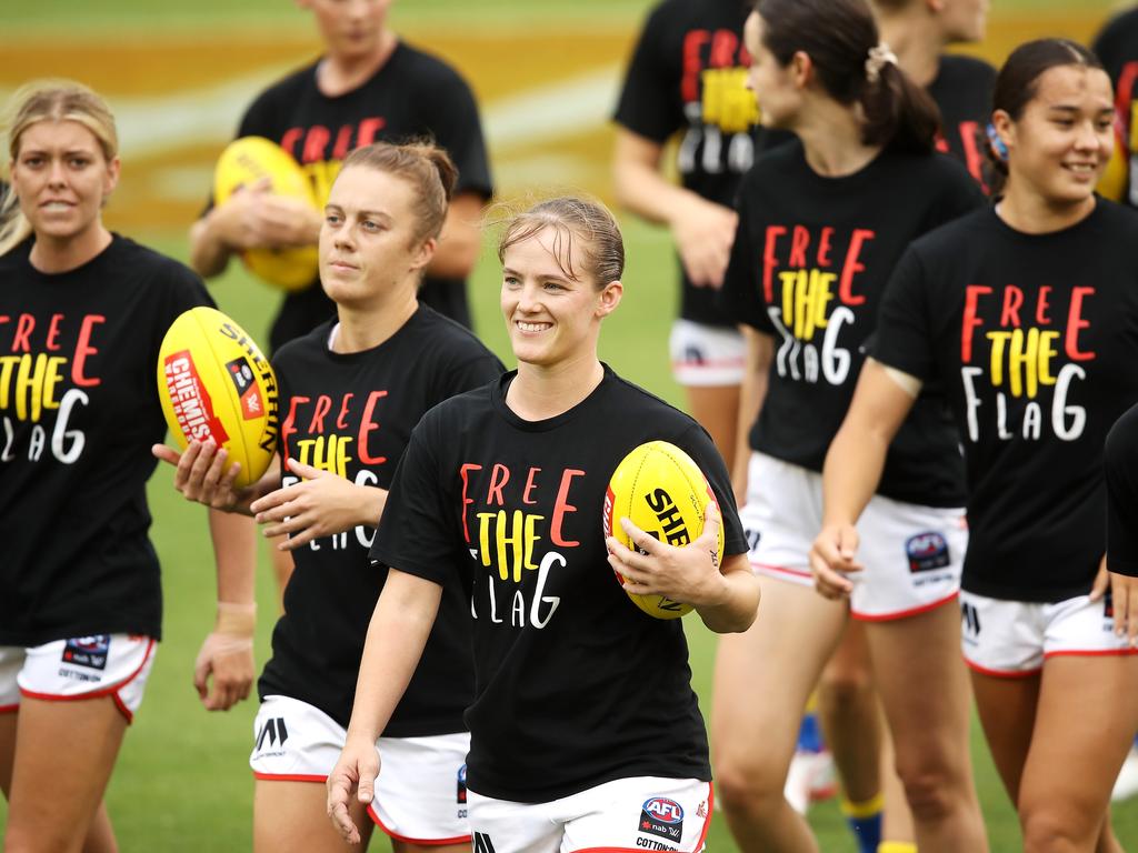 Gold Coast Suns players have also taken to wearing the shirts. Picture: Getty Images