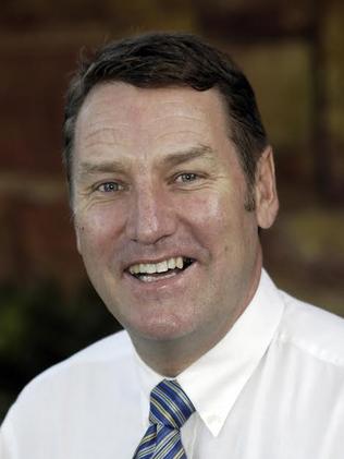 Mark Sawle, headmaster of West Australian school Aquinas College which, in 2009, introduced a technology program that required students to work with computers from Year 5 onward.