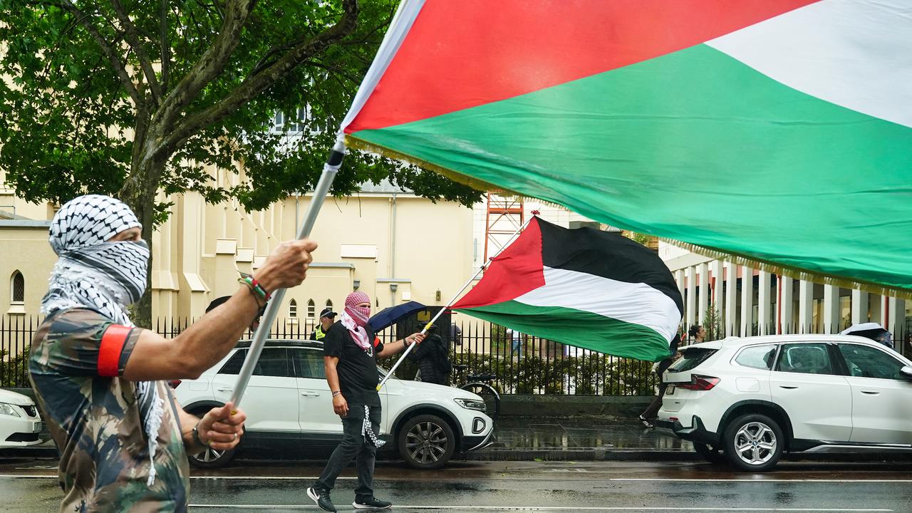 Pro-Palestinian protestors had been expected to protest outside a synagogogue in southeastern Melbourne. Picture: NewsWire / Luis Enrique Ascui