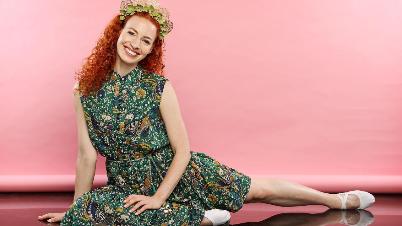 Yellow Wiggle Emma Watkins shows deaf kids how to dance in Sydney Festival  show | Daily Telegraph