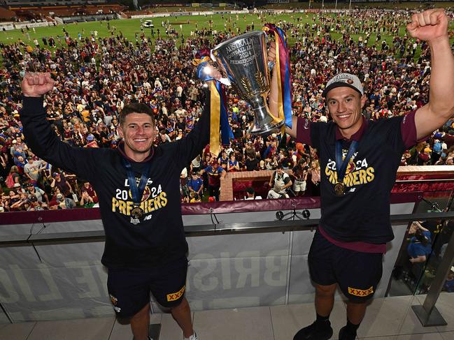 29/9/2024: Over 6000 Brisbane Lions fans greet their heroes after winning the AFL Grand Final yesterday, Springfield, Brisbane.