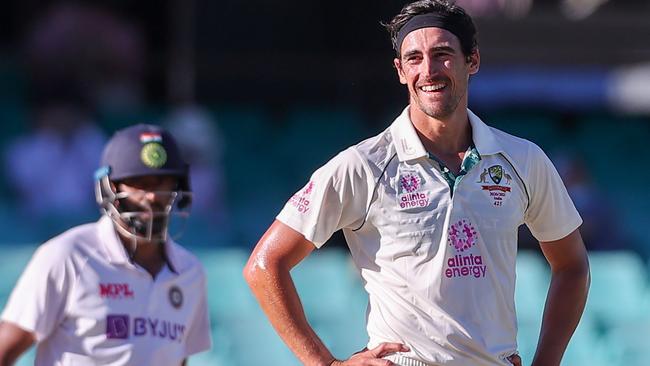 Mitchell Starc looks on in frustration during the SCG Test last summer. Picture: AFP Images