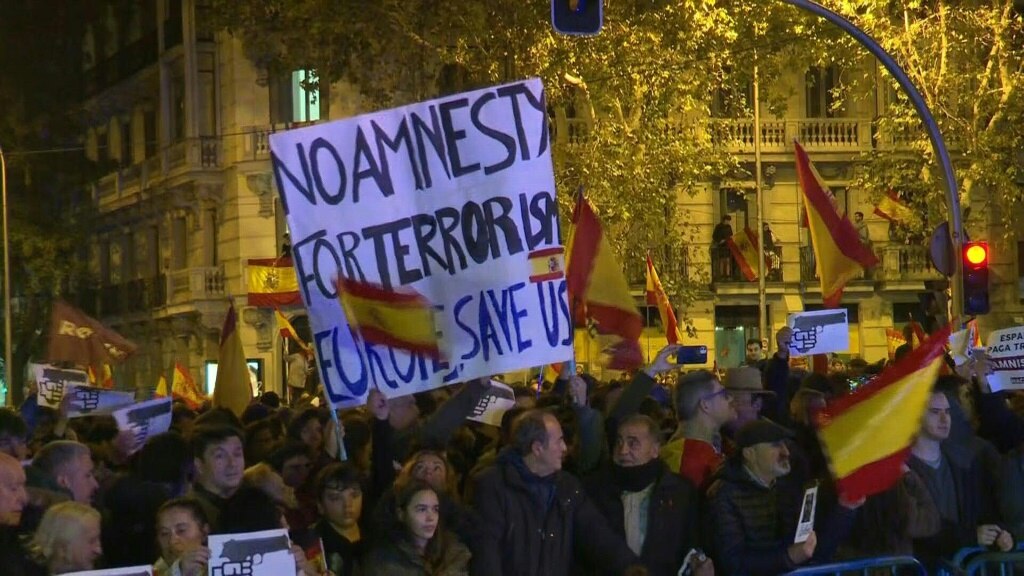 Spain PM offers amnesty to Catalan separatists in controversial deal ...
