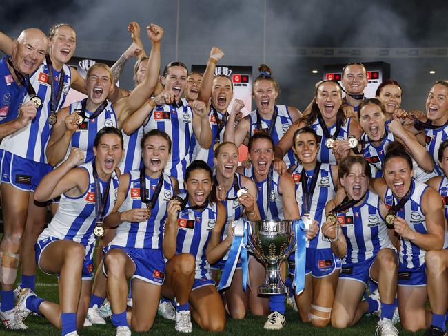 NCA. MELBOURNE, AUSTRALIA. 30th November 2024.  AFLW Grand Final. North Melbourne vs Brisbane at IKON Park, Carlton .   A victorious North Melbourne side after winning AFLW grand final   .  Picture: Michael Klein
