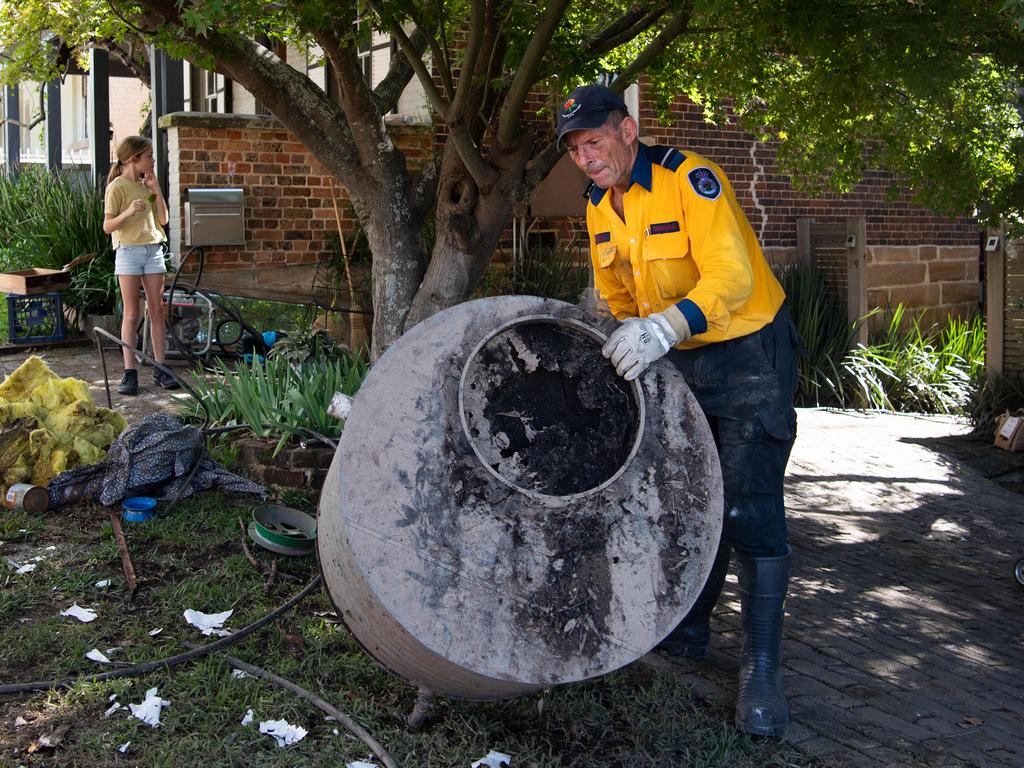 Cleaning up: former prime minister Tony Abbott. Picture: NCA NewsWire/Bianca De Marchi