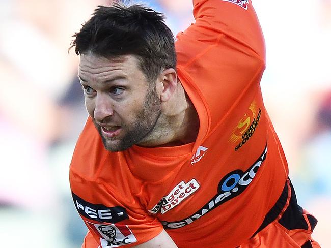 ADELAIDE, AUSTRALIA - DECEMBER 28: Andrew Tye of the Scorchers bowls during the Big Bash League match between the Perth Scorchers and the Adelaide Strikers at Adelaide Oval, on December 28, 2020, in Adelaide, Australia. (Photo by Mark Brake/Getty Images)