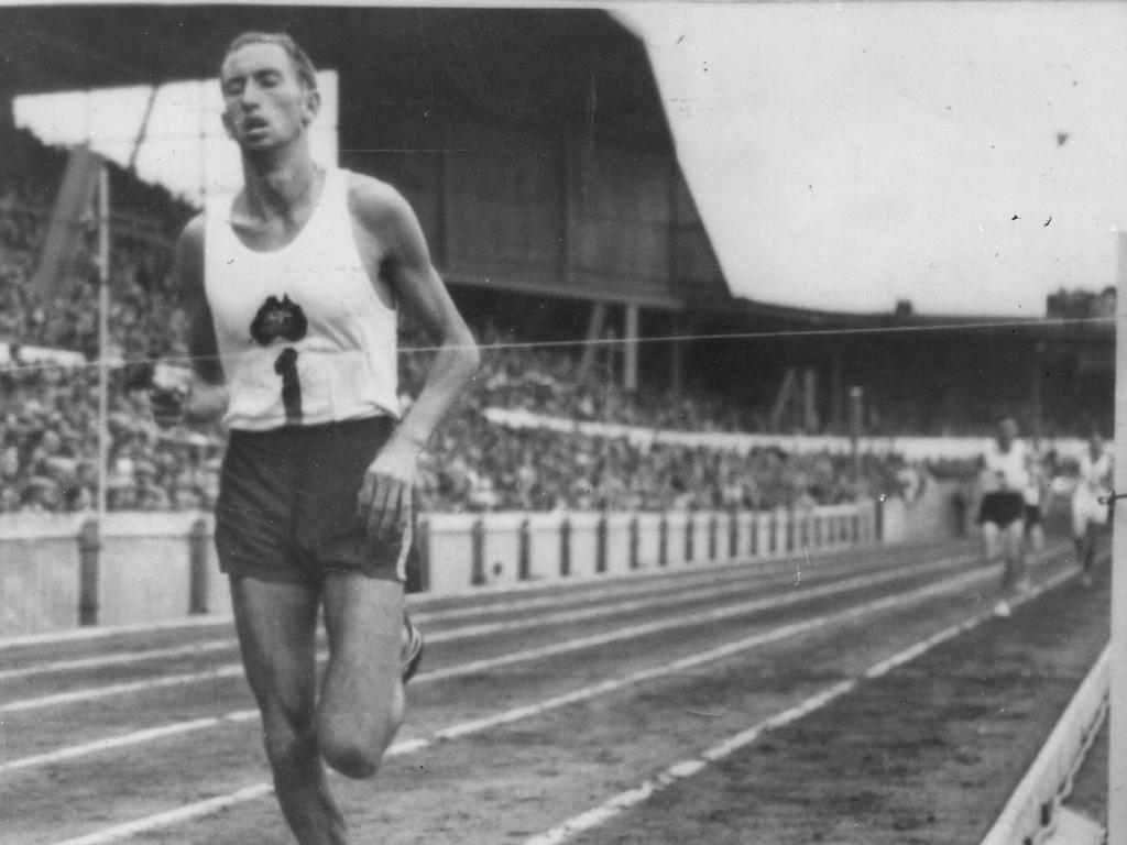 Herb Elliott wins the mile event in Cardiff.