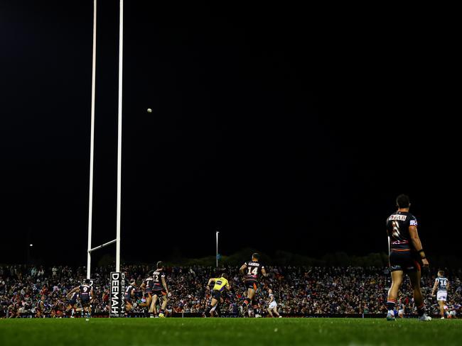 Short dropouts are becoming the norm in the NRL. Picture: NRL Photos