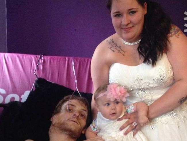 Mum marries husband on deathbed