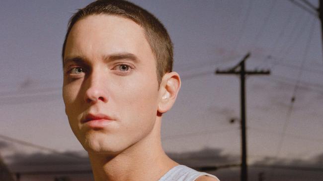 Eminem with brown hair and beard: Photos of rapper’s new look excites