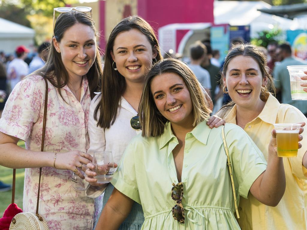 Food and wine festival brings thousands to Carnival of Flowers in ...