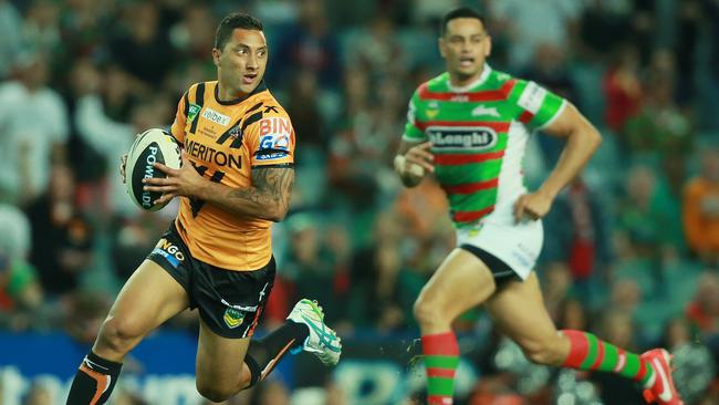 Benji Marshall will return to the Dragons in the famous Red V strip of St George Illawarra.