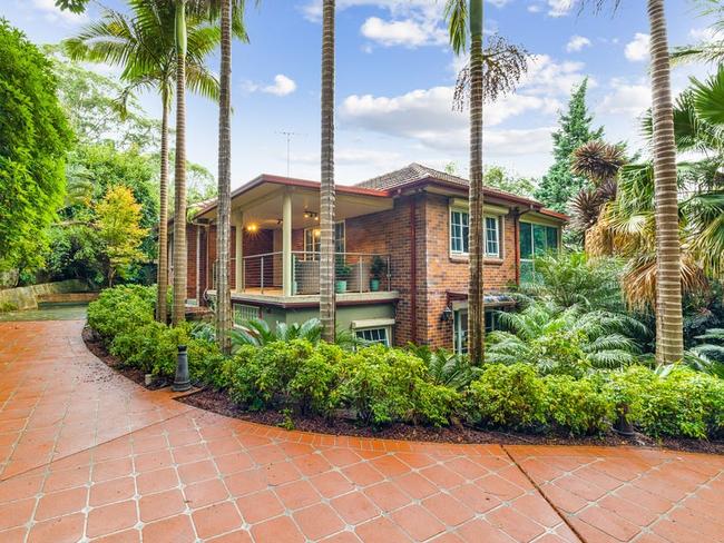 78 Ronald Ave, Lane Cove is for sale with an auction guide of $2.8m.