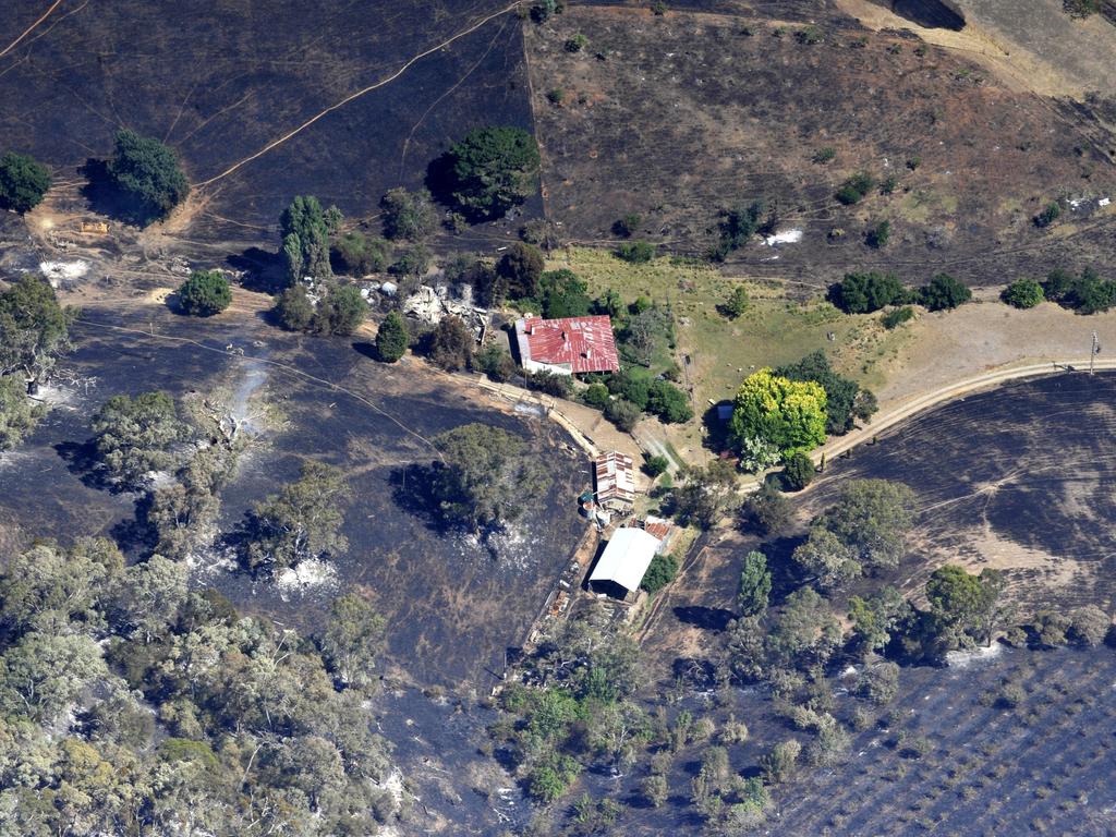 Pictures of the Sampson Flat bushfire in the Adelaide Hills from South Coast Helicopters. Photo Sam Wundke.