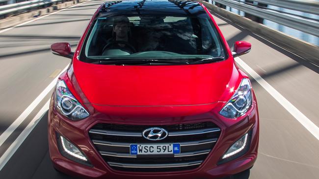 Carsguide 8088m Hyundai i30 Series II 2015