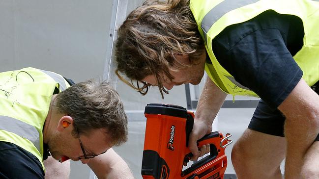 SYDNEY, AUSTRALIA - NewsWire Photos OCTOBER 16 , 2024: Generic Photos of Workers at Work. Carpenters. Picture: NewsWire / John Appleyard