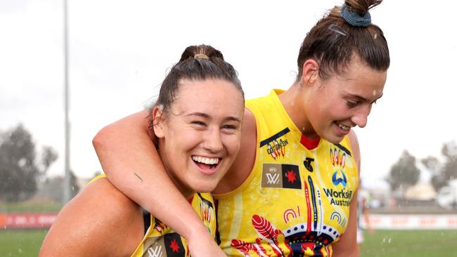 Hannah Munyard of the Crows celebrates victory. Picture: Jonathan DiMaggio/AFL Photos/via Getty Images