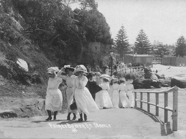 Marine Parade between Manly Beach and Fairy Bower. Photo Northern Beaches Library