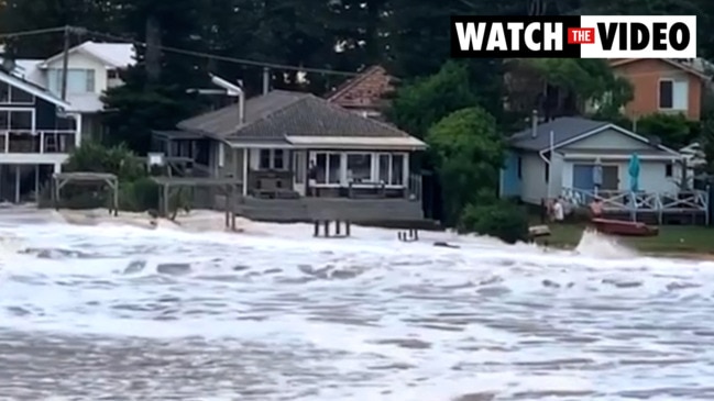 King tide at North Avoca beach