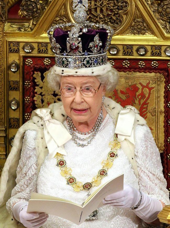 Britain's Queen Elizabeth II reads her Speech at the House of Lords, in Westminster, in London, 06 November 2007. Picture: AFP.