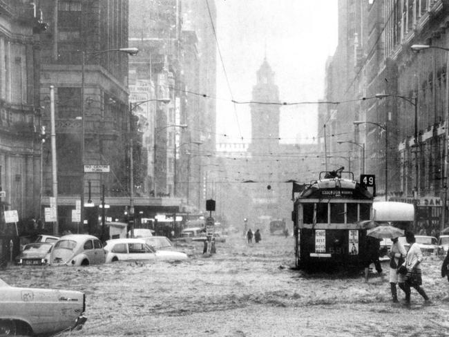 Elizabeth St, during the heaviest rainfall ever recorded in Melbourne in 1972. Picture: HWT Library.