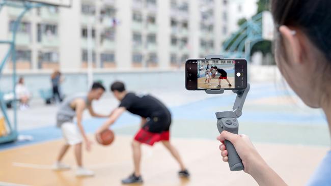 DJI's latest mobile phone gimbal, Osmo Mobile 3.