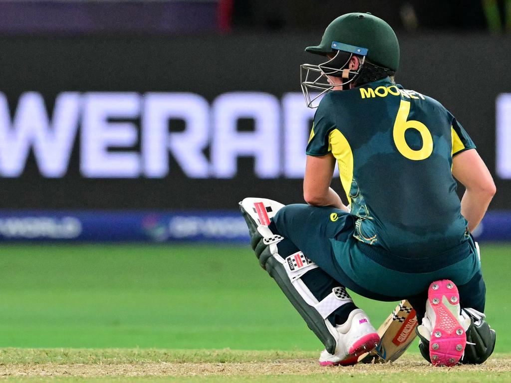 Australia's Beth Mooney reacts after her dismissal. Photo by Giuseppe CACACE / AFP.