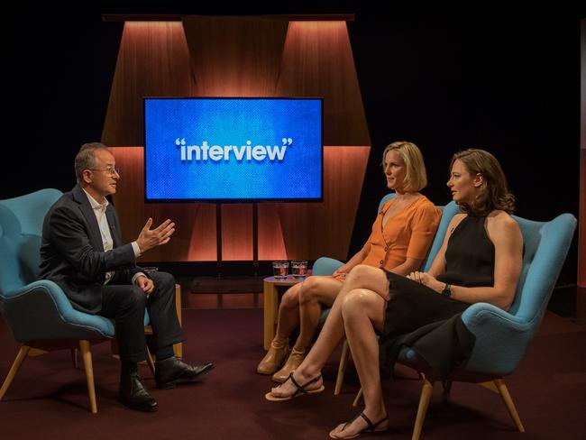 Seven's "interview" host Andrew Denton speaks to Campbell sisters, Bronte and Cate. Picture: Supplied/Seven.