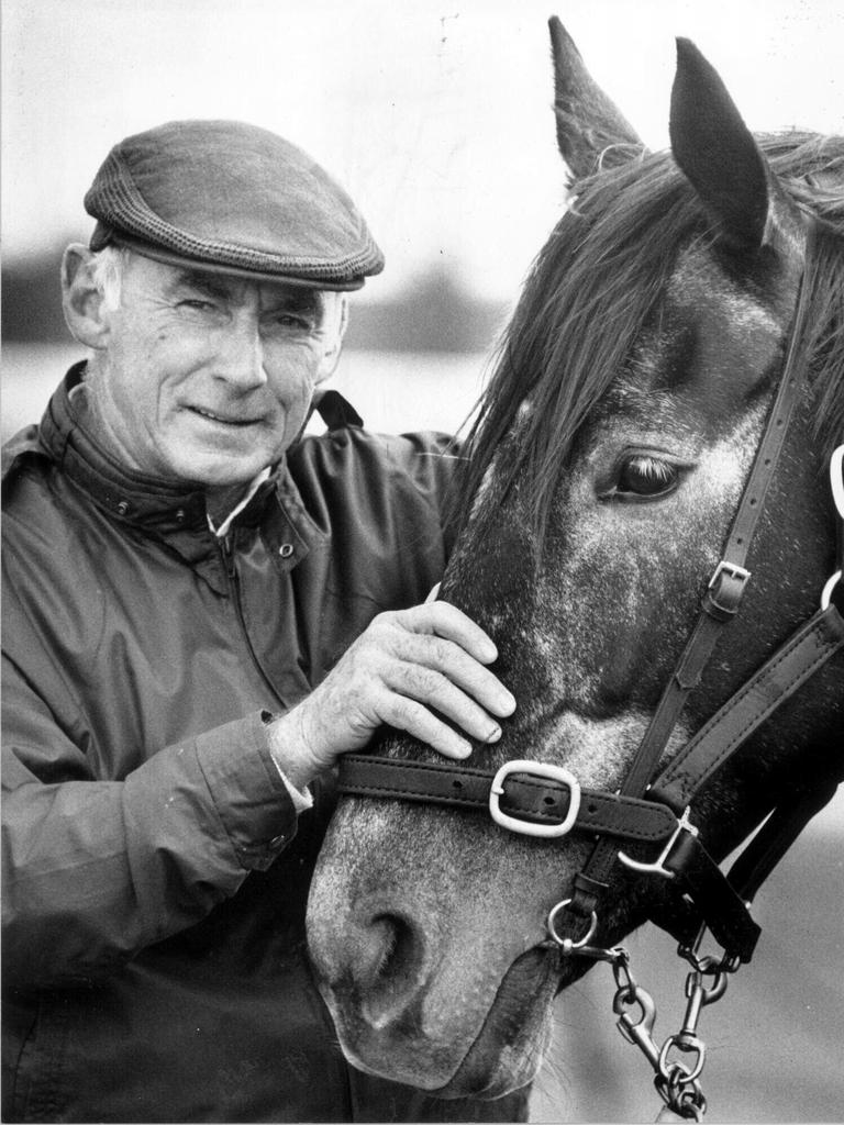 Aug96. Horse trainer Dave O'Sullivan 27/10/89. p/  b/w /horseracing