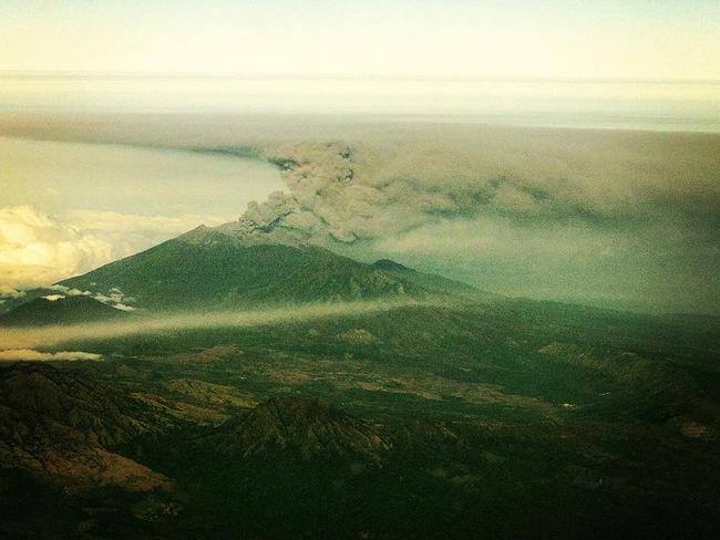 Jetstar And Virgin Bali Flights Cancelled, Delayed Over Volcanic Ash ...