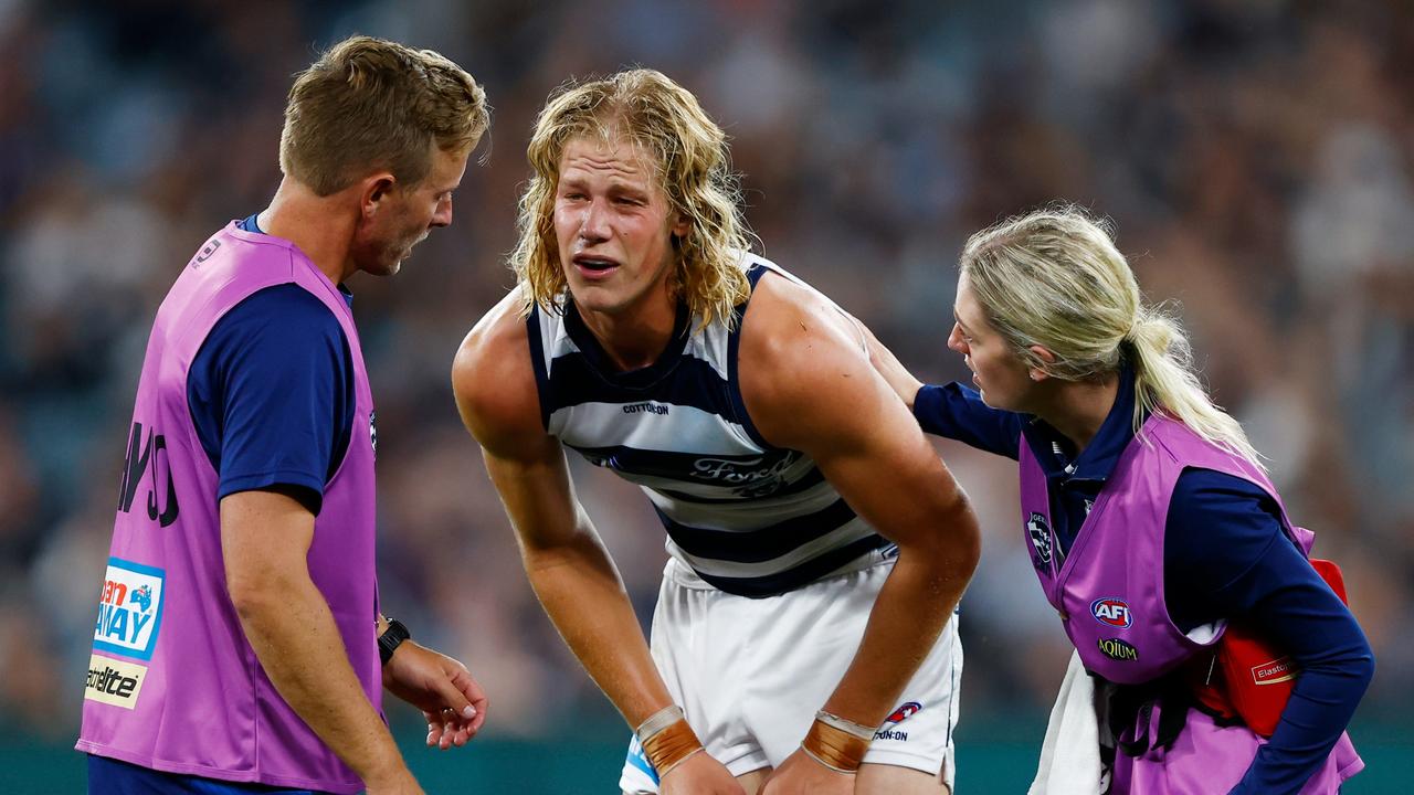 Geelong v Carlton: AFL round 12 streaming and score updates - ABC News