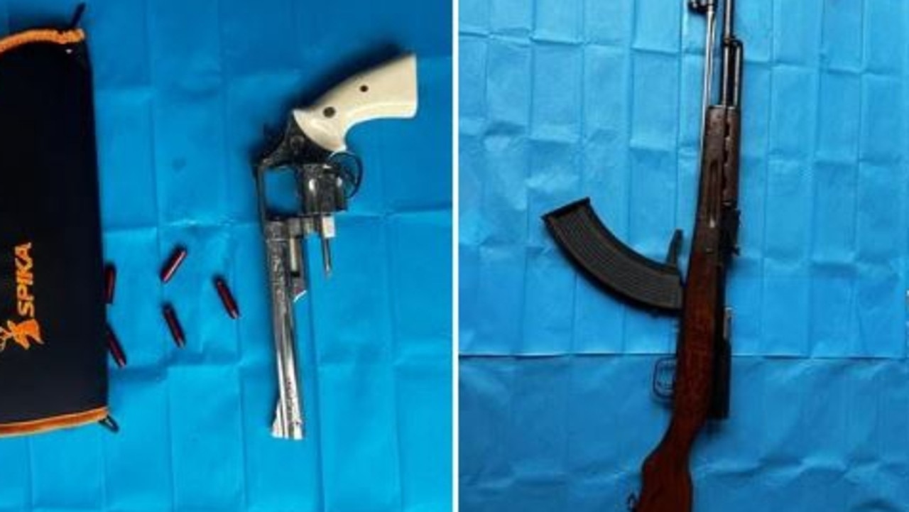 Museum guns, drugs, cash seized in south coast search