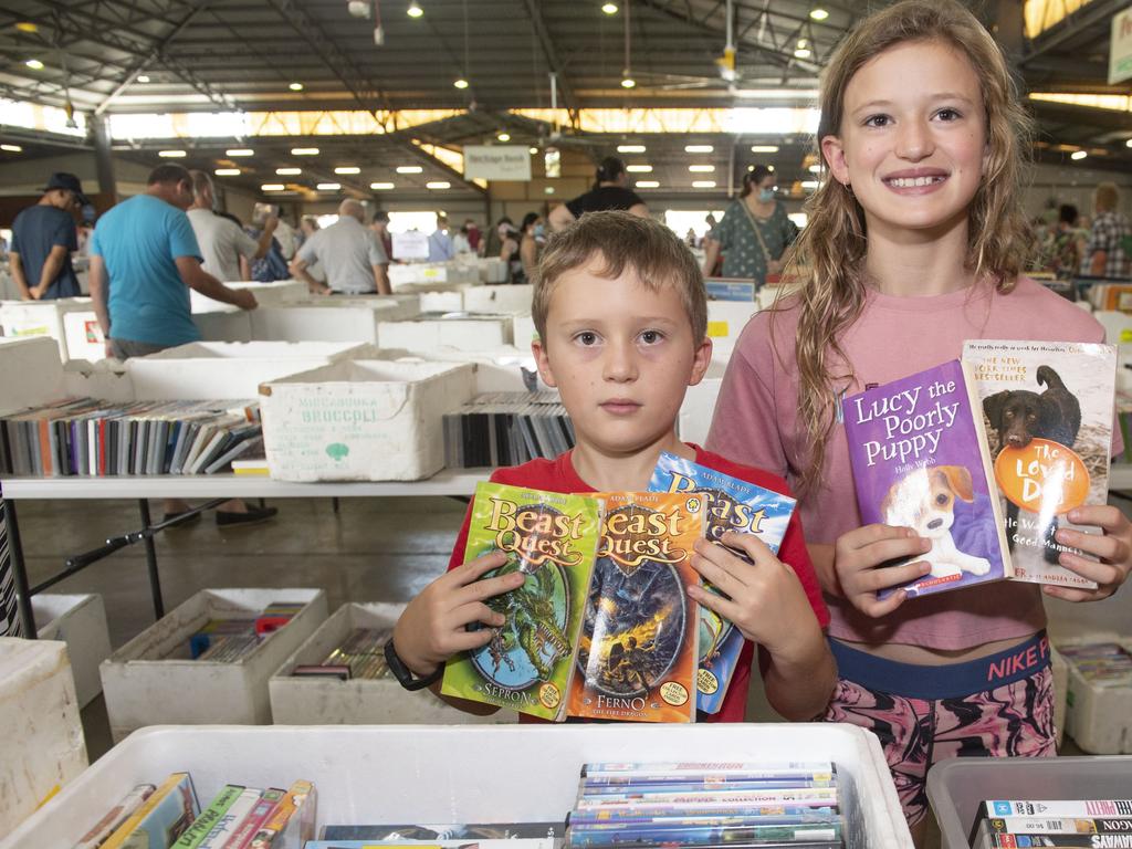 Mitchell and Maddison Kiely at the Chronicle Lifeline Bookfest 2022. Saturday, March 5, 2022. Picture: Nev Madsen.