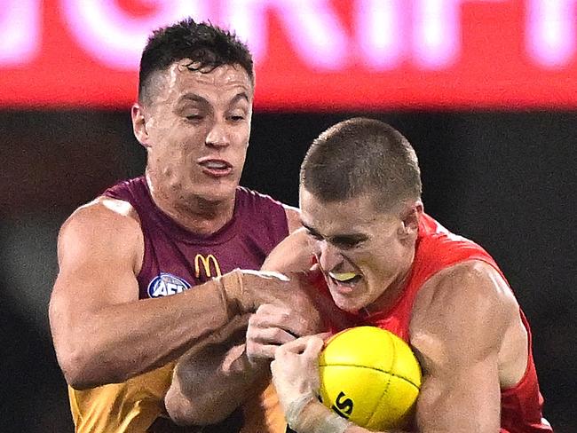 Little brother beaten again: Suns wilt in the spotlight