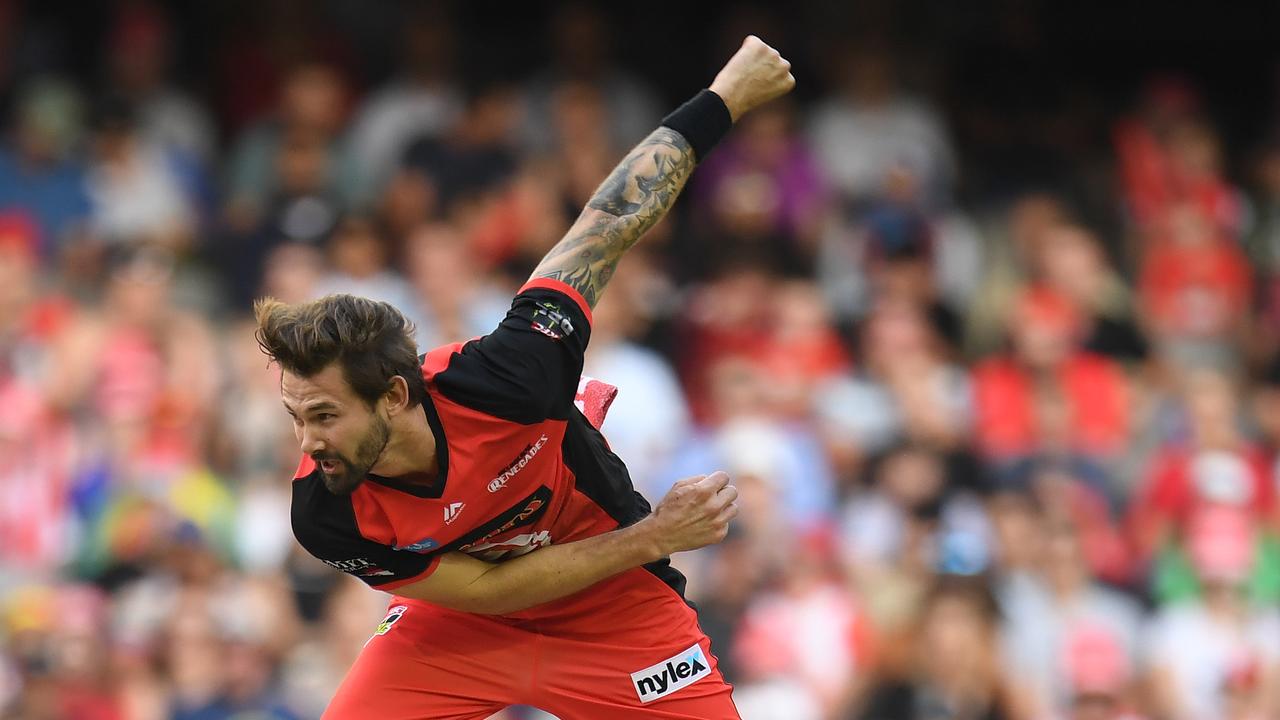 Kane Richardson of the Renegades bowls during the Big Bash League (BBL) match between the Melbourne Renegades and the Hobart Hurricanes at Marvel Stadium in Melbourne, Monday, January 7, 2019. (AAP Image/Julian Smith) NO ARCHIVING, EDITORIAL USE ONLY, IMAGES TO BE USED FOR NEWS REPORTING PURPOSES ONLY, NO COMMERCIAL USE WHATSOEVER, NO USE IN BOOKS WITHOUT PRIOR WRITTEN CONSENT FROM AAP