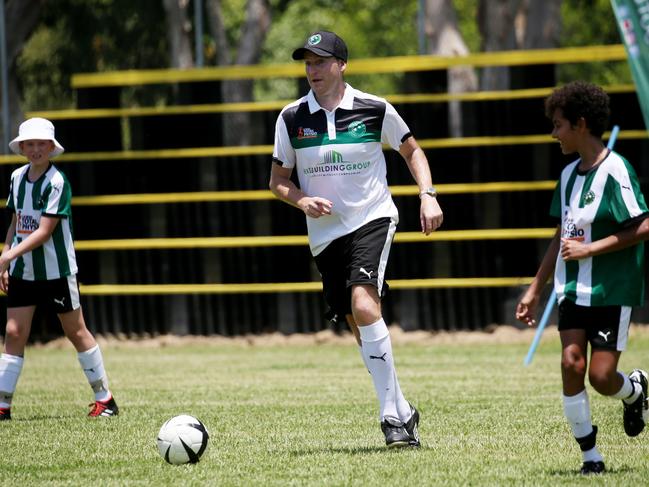 Michael Bridges at Zenon Caravella’s Cairns football clinic. Picture: Stewart McLean