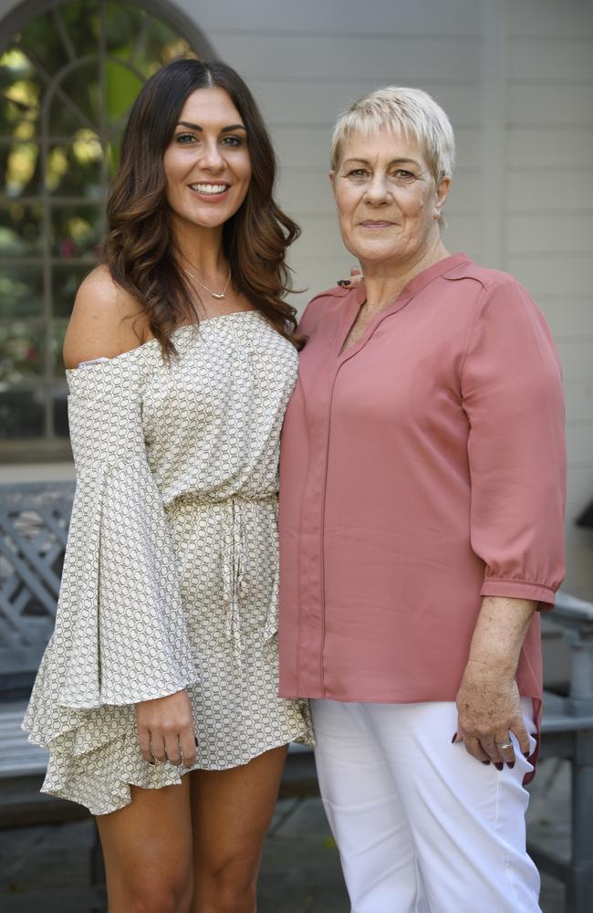 Bachelor ‘villain’ Jen Hawke and her mum Leanne. Picture: Channel Ten